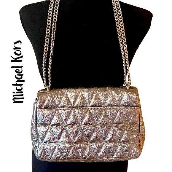 SOLD - Michael Kors Silver Quilted Leather Shoulder Bag w/Silver Hardware - Picture 4 of 13